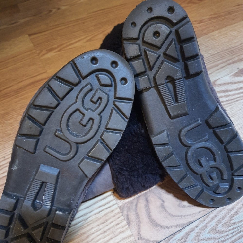 UGG Boots - Picture 5 of 7